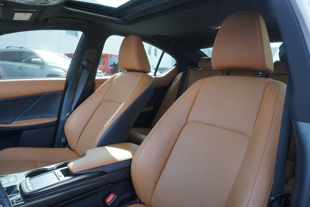 2025 Lexus IS 300 AWD F SPORT DESIGN|H/STEERING|MOONROOF|H/SEATS in Ajax, Ontario at Lexus of Lakeridge - 9 - w1024h768px