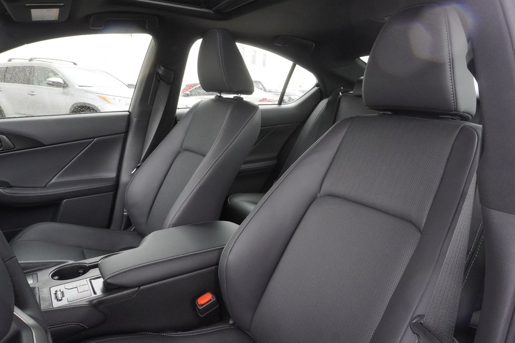 2026 Lexus IS 350 AWD F SPORT DESIGN in Ajax, Ontario at Lexus of Lakeridge - 7 - w1024h768px