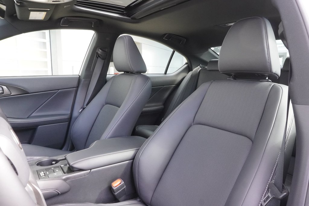 2026 Lexus IS 350 AWD FSPORT DESIGN|WIRELESS|MOONROOF|H/STEERING in Ajax, Ontario at Lexus of Lakeridge - 8 - w1024h768px