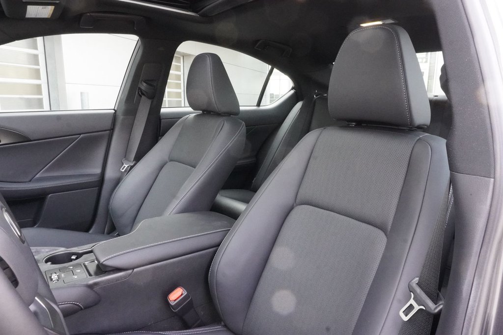 2026 Lexus IS 350 AWD F SPORT DESIGN|WIRELESS|H/STEERING|CARPLAY in Ajax, Ontario at Lexus of Lakeridge - 9 - w1024h768px