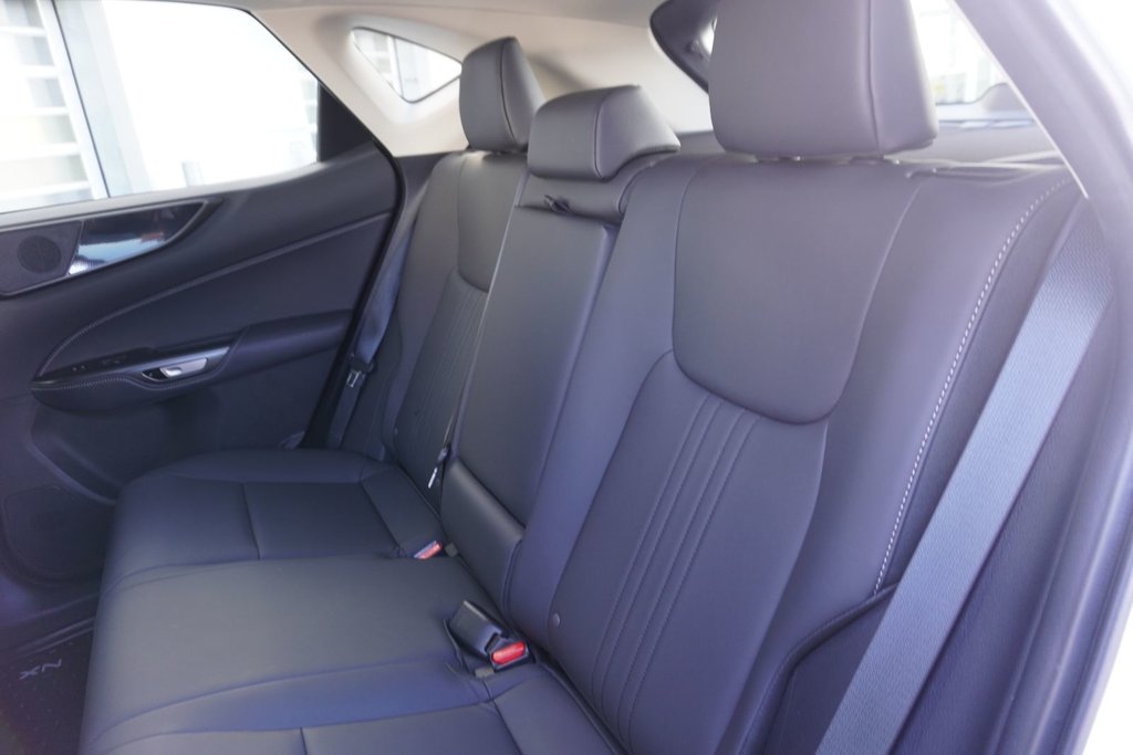 2025 Lexus NX 250 AWD SIGNATURE|CARPLAY|H/STEERING|NAVI in Ajax, Ontario at Lexus of Lakeridge - 8 - w1024h768px