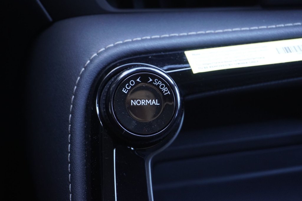 2025 Lexus NX 250 AWD SIGNATURE|CARPLAY|H/STEERING|NAVI in Ajax, Ontario at Lexus of Lakeridge - 4 - w1024h768px