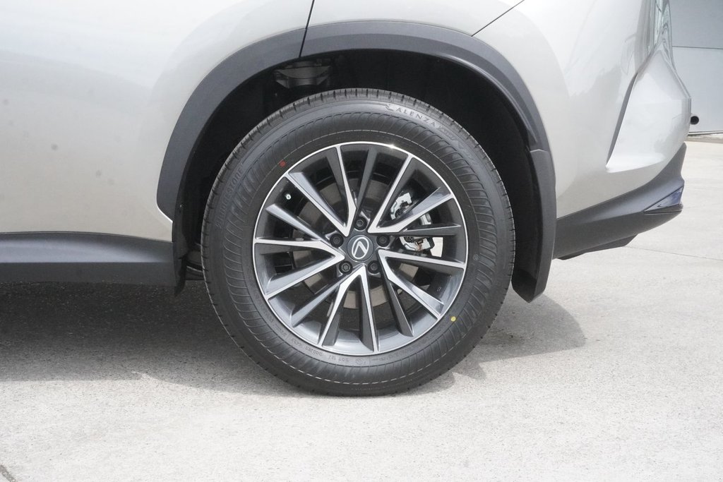 2026 Lexus NX 350 PREMIUM|9.8 DISPLAY|CARPLAY|B/SPOT|MOONROOF in Ajax, Ontario at Lexus of Lakeridge - 11 - w1024h768px