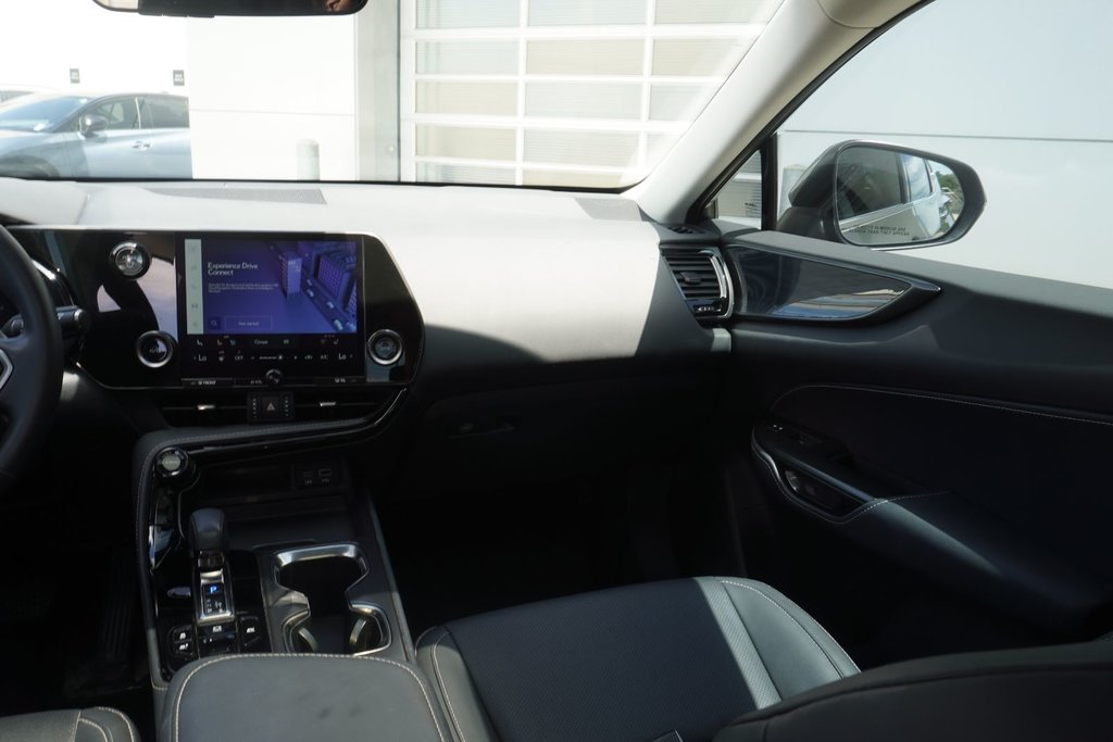 2025 Lexus NX 350h PREMIUM|MOONROOF|AMBIENT|H/V FRONT SEATS in Ajax, Ontario at Lexus of Lakeridge - 15 - w1024h768px