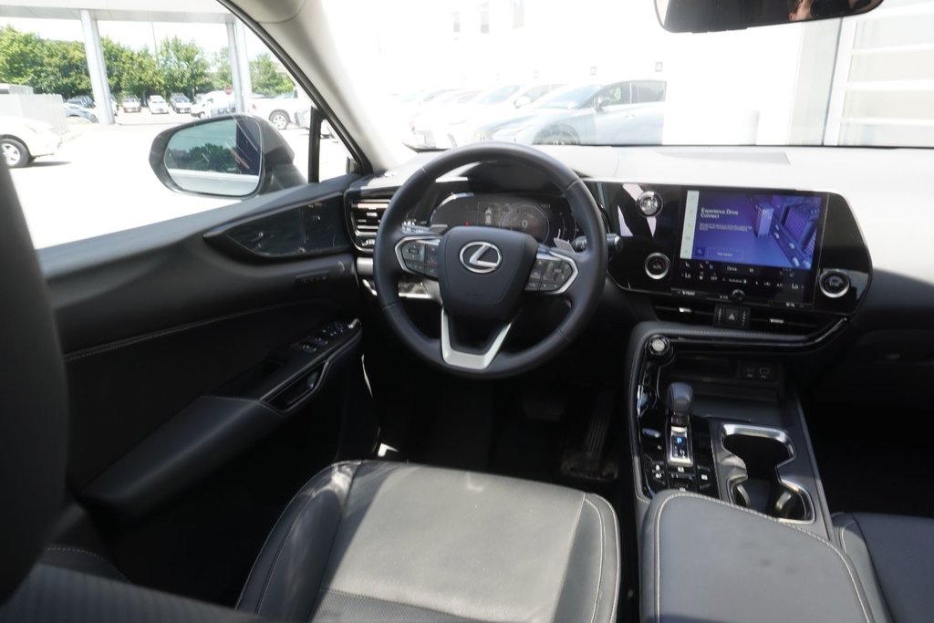 2025 Lexus NX 350h PREMIUM|MOONROOF|AMBIENT|H/V FRONT SEATS in Ajax, Ontario at Lexus of Lakeridge - 14 - w1024h768px