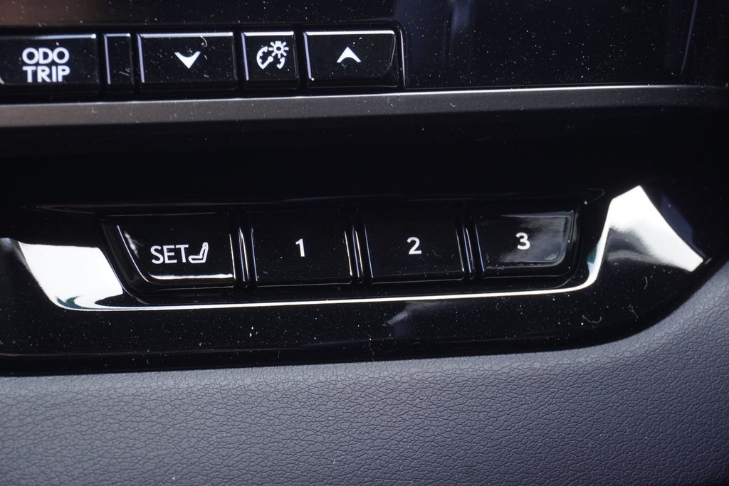 2025 Lexus RX 450h + EXECUTIVE in Ajax, Ontario at Lakeridge Auto Gallery - 4 - w1024h768px