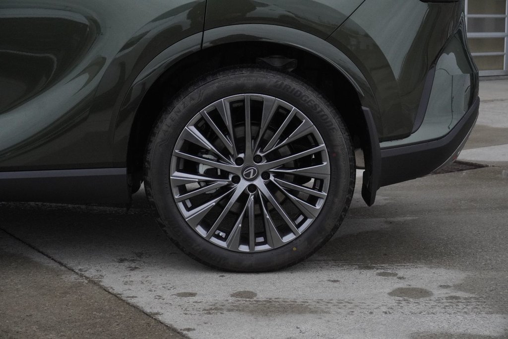 2026 Lexus RX 450h + ULTRA PREMIUM|H/V FRONT SEATS|MOONROOF|CARPLAY in Ajax, Ontario at Lexus of Lakeridge - 11 - w1024h768px