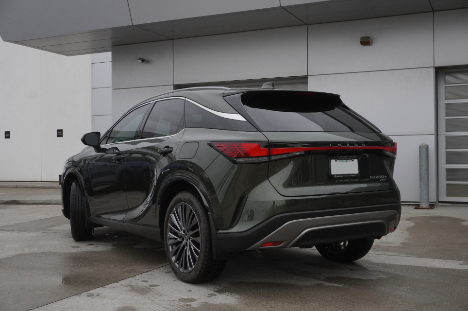 2026 Lexus RX 450h + ULTRA PREMIUM|H/V FRONT SEATS|MOONROOF|CARPLAY in Ajax, Ontario at Lexus of Lakeridge - 12 - w1024h768px