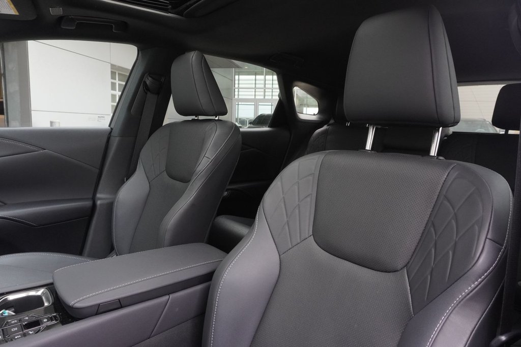 2024 Lexus RX 350 PREMIUM|MOONROOF|CARPLAY|H/V FRONT SEATS in Ajax, Ontario at Lexus of Lakeridge - 10 - w1024h768px