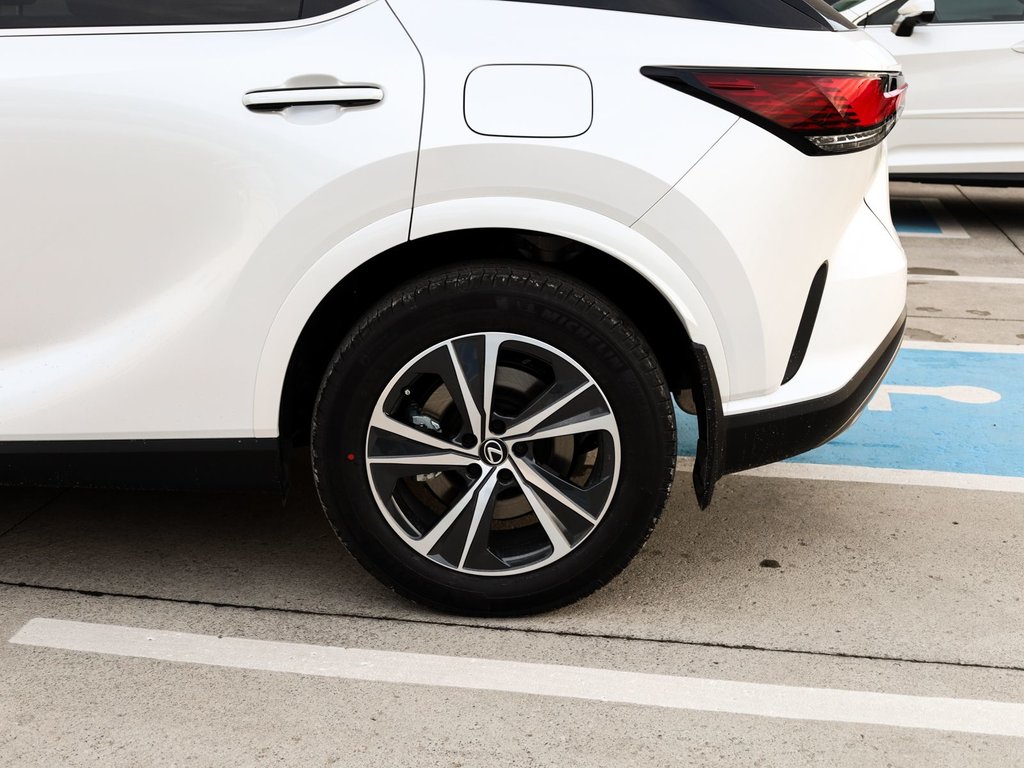 2025 Lexus RX 350h PREMIUM|9.8 DISPLAY|MOONROOF|AMBIENT in Ajax, Ontario at Lakeridge Auto Gallery - 15 - w1024h768px