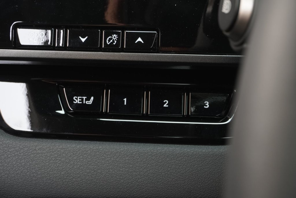 2025 Lexus RX 350 LUXURY in Ajax, Ontario at Lakeridge Auto Gallery - 3 - w1024h768px