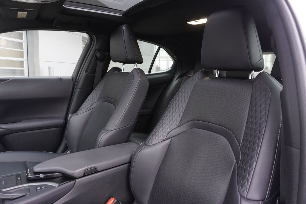 2019 Lexus UX 250h AWD LUXURY|CARPLAY|MOONROOF|H/C FRONT SEATS in Ajax, Ontario at Lexus of Lakeridge - 11 - w1024h768px
