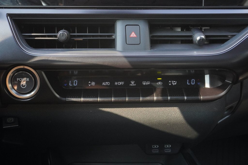2024 Lexus UX 250h PREMIUM AWD|H/V FRONT SEATS|MOONROOF|CARPLAY in Ajax, Ontario at Lexus of Lakeridge - 9 - w1024h768px