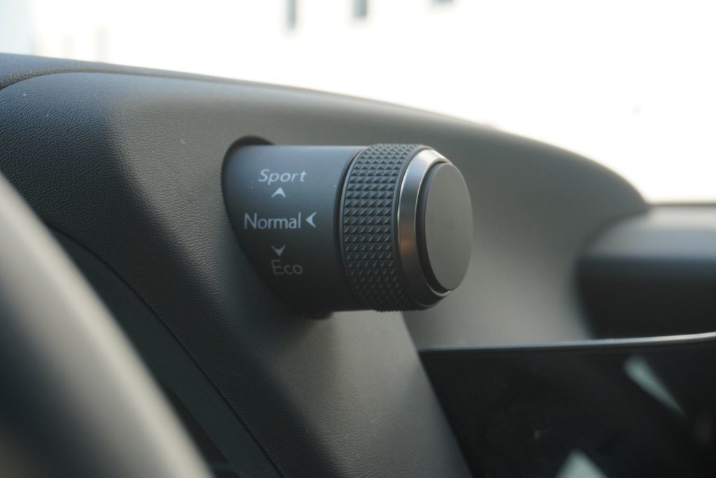 2024 Lexus UX 250h PREMIUM AWD|H/V FRONT SEATS|MOONROOF|CARPLAY in Ajax, Ontario at Lexus of Lakeridge - 4 - w1024h768px