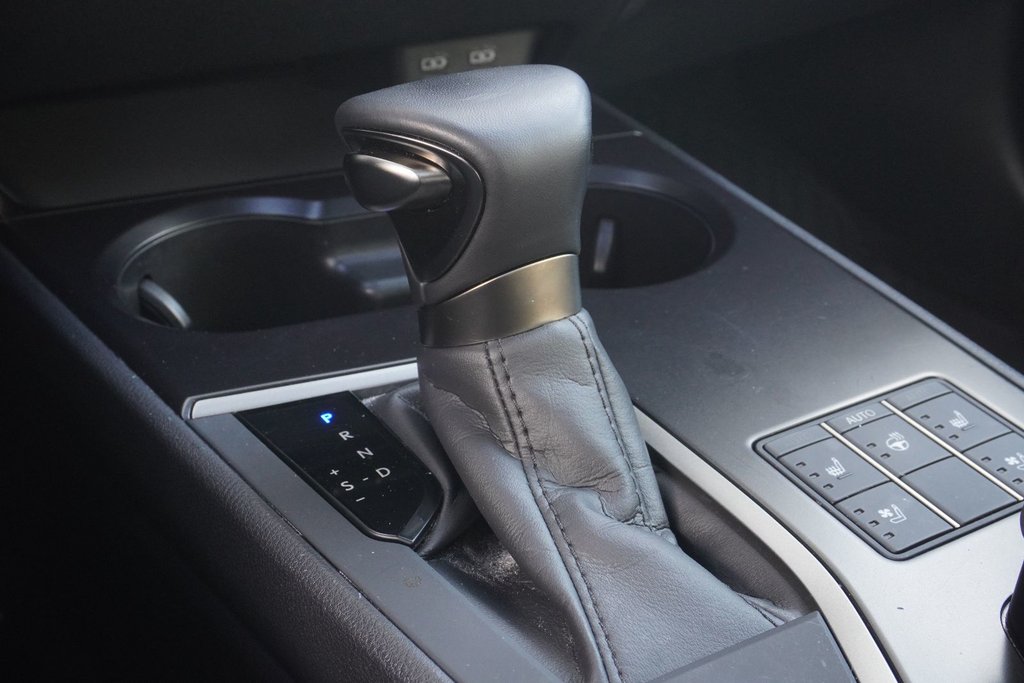2024 Lexus UX 250h AWD FSPORT1|CARPLAY|BLINDSPOT|H/V FRONT SEATS in Ajax, Ontario at Lexus of Lakeridge - 9 - w1024h768px