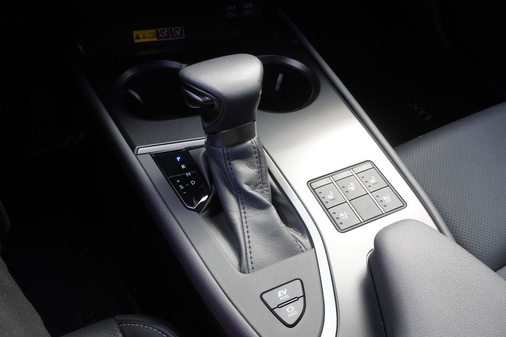 2024 Lexus UX 250h AWD LUXURY|CARPLAY|MOONROOF|H/V FRONT SEATS in Ajax, Ontario at Lexus of Lakeridge - 6 - w1024h768px