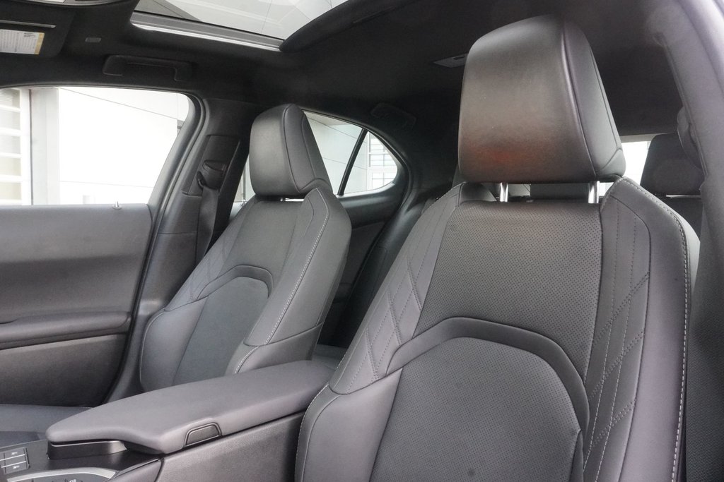 2024 Lexus UX 250h AWD LUXURY|CARPLAY|MOONROOF|H/V FRONT SEATS in Ajax, Ontario at Lexus of Lakeridge - 7 - w1024h768px