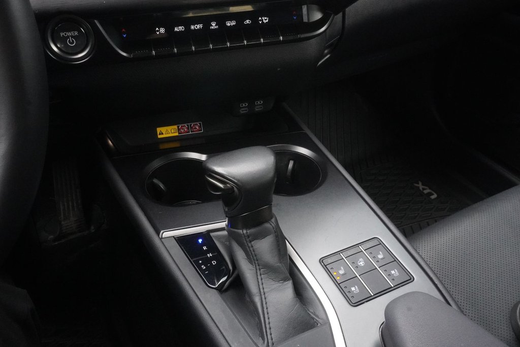 2024 Lexus UX 250h AWD LUXURY|CARPLAY|MOONROOF|H/V FRONT SEATS in Ajax, Ontario at Lexus of Lakeridge - 5 - w1024h768px