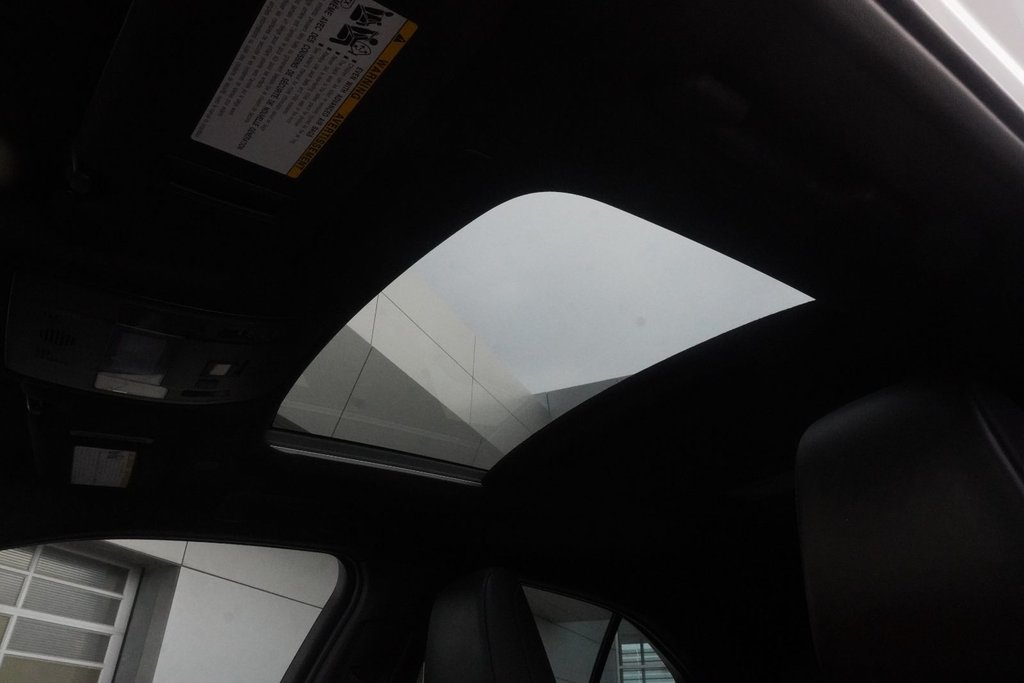2024 Lexus UX 250h AWD LUXURY|CARPLAY|MOONROOF|H/V FRONT SEATS in Ajax, Ontario at Lexus of Lakeridge - 6 - w1024h768px