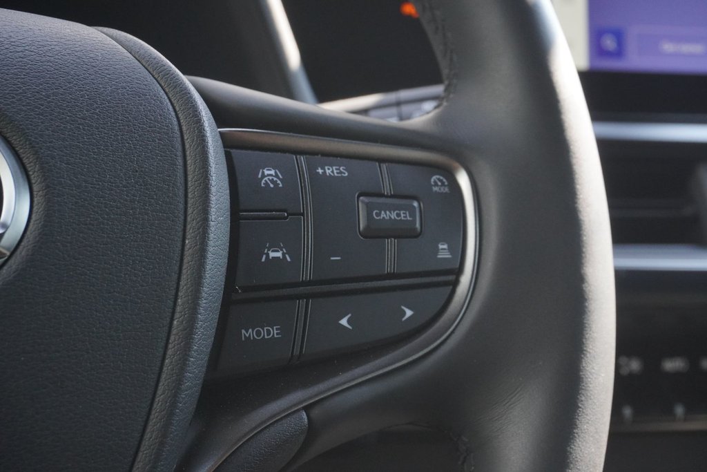 2025 Lexus UX 300h PREMIUM|BLINDSPOT|MOONROOF|H/STEERING in Ajax, Ontario at Lexus of Lakeridge - 4 - w1024h768px