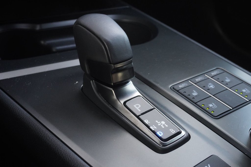 2025 Lexus UX 300h PREMIUM|BLINDSPOT|MOONROOF|H/STEERING in Ajax, Ontario at Lexus of Lakeridge - 11 - w1024h768px