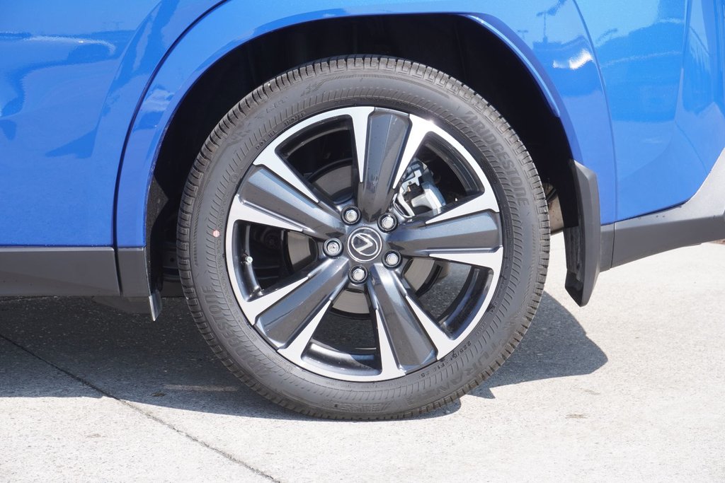 2025 Lexus UX 300h PREMIUM|BLINDSPOT|MOONROOF|H/STEERING in Ajax, Ontario at Lexus of Lakeridge - 19 - w1024h768px