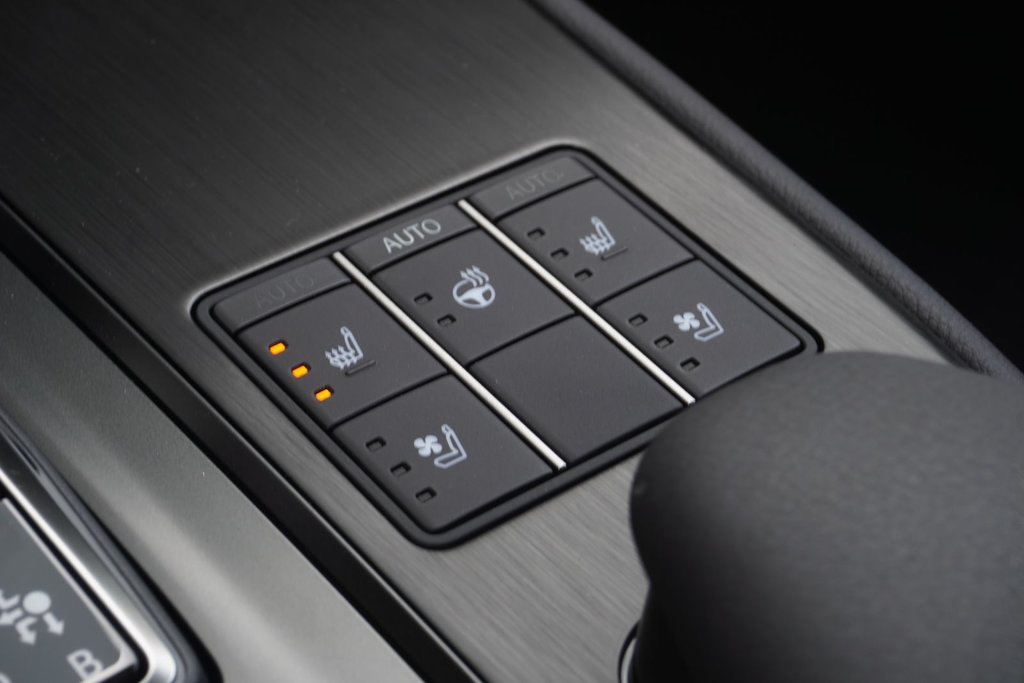 2025 Lexus UX 300h LUXURY in Ajax, Ontario at Lakeridge Auto Gallery - 14 - w1024h768px