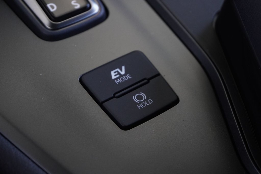 2025 Lexus UX 300h F SPORT 2 in Ajax, Ontario at Lexus of Lakeridge - 10 - w1024h768px