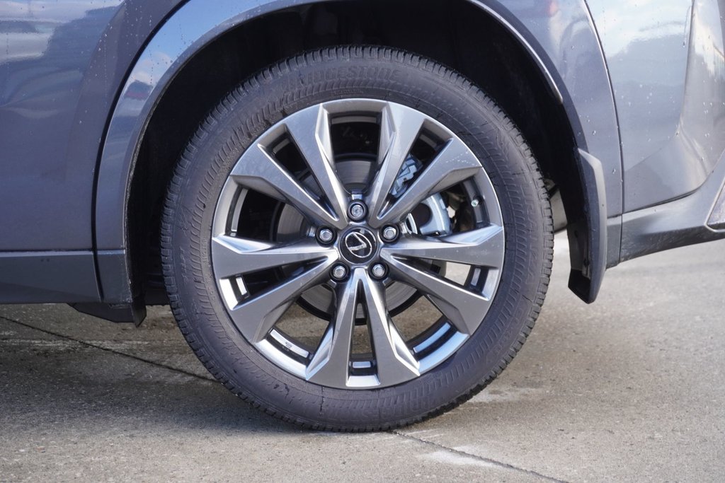 2025 Lexus UX 300h FSPORT DESIGN|SUNROOF|CARPLAY|H/V FRONT SEATS in Ajax, Ontario at Lexus of Lakeridge - 14 - w1024h768px