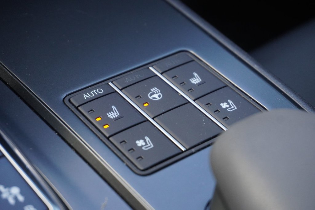 2025 Lexus UX 300h FSPORT DESIGN|SUNROOF|CARPLAY|H/V FRONT SEATS in Ajax, Ontario at Lexus of Lakeridge - 7 - w1024h768px