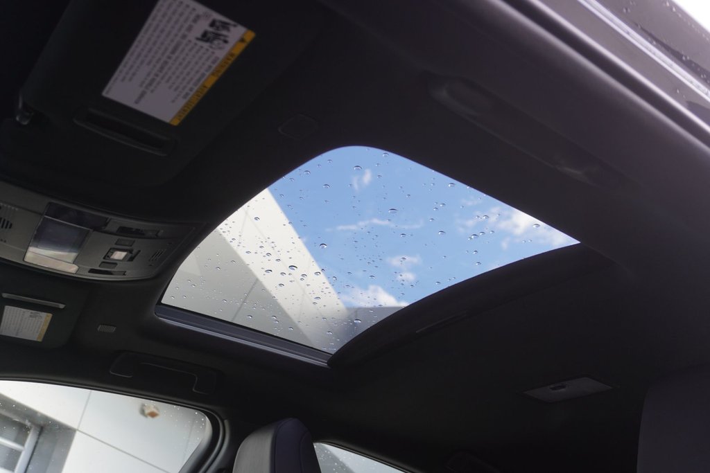 2025 Lexus UX 300h FSPORT DESIGN|SUNROOF|CARPLAY|H/V FRONT SEATS in Ajax, Ontario at Lexus of Lakeridge - 9 - w1024h768px