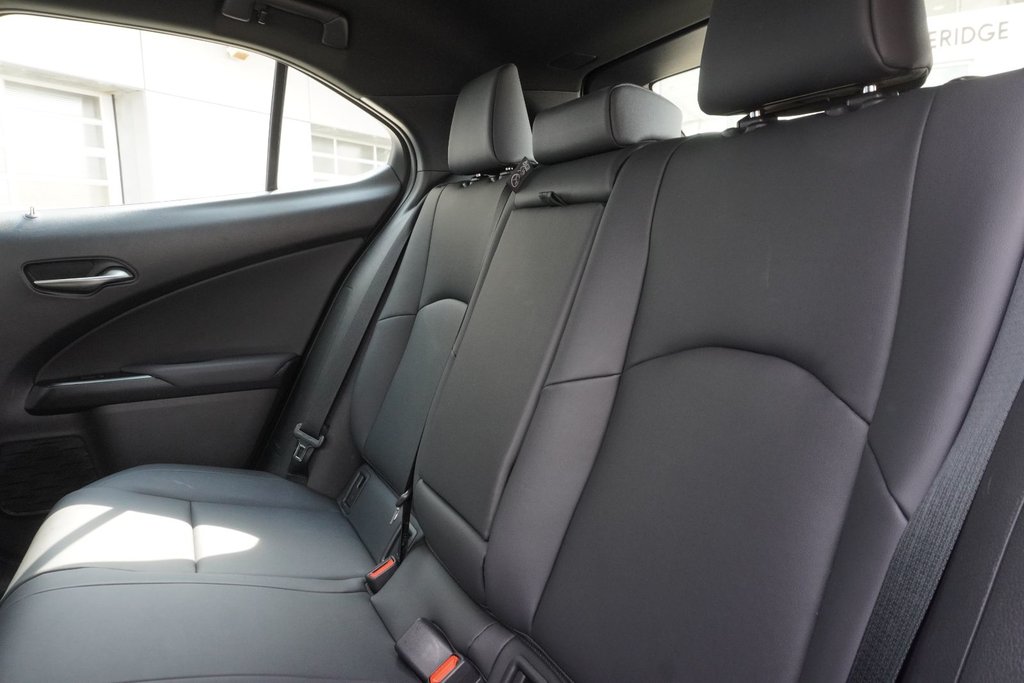 2025 Lexus UX 300h F SPORT DESIGN|MOONROOF|H/V FRONT SEATS in Ajax, Ontario at Lexus of Lakeridge - 9 - w1024h768px