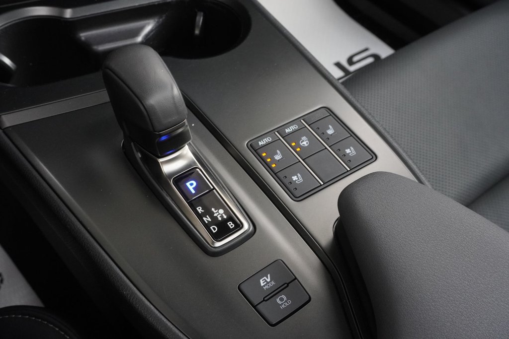 2025 Lexus UX 300h F SPORT DESIGN|MOONROOF|H/V FRONT SEATS in Ajax, Ontario at Lexus of Lakeridge - 6 - w1024h768px