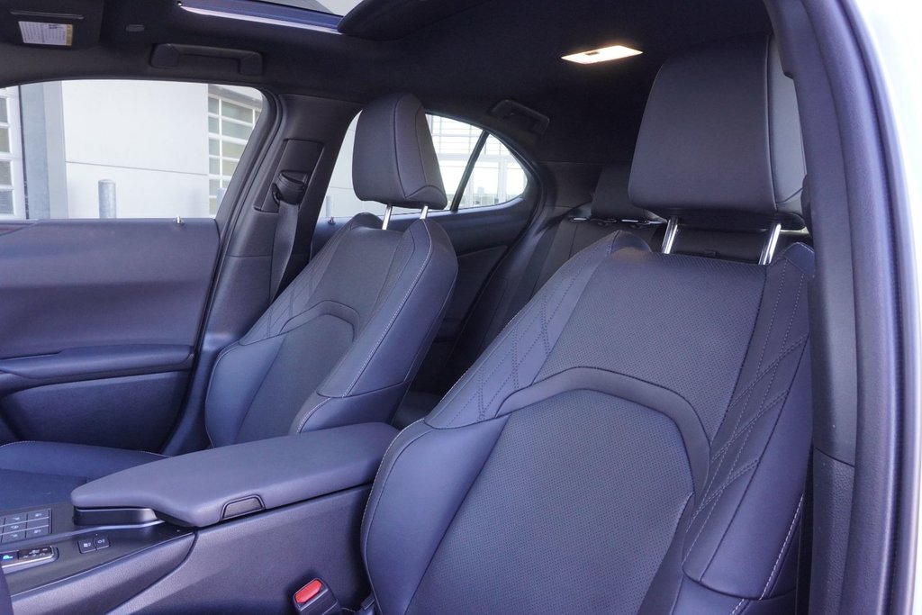 2025 Lexus UX 300h AWD PREMIUM|MOONROOF|CARPLAY|8 DISPLAY in Ajax, Ontario at Lexus of Lakeridge - 8 - w1024h768px