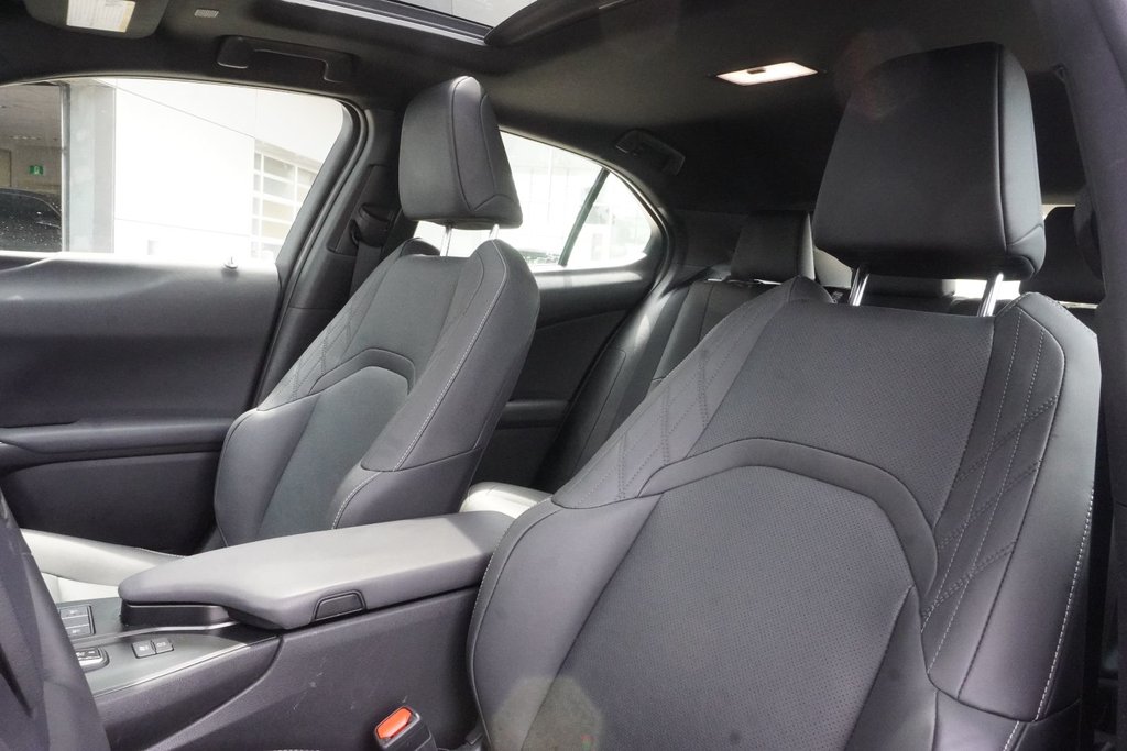 2025 Lexus UX 300h AWD PREMIUM|MOONROOF|CARPLAY|H/STEERING in Ajax, Ontario at Lexus of Lakeridge - 8 - w1024h768px