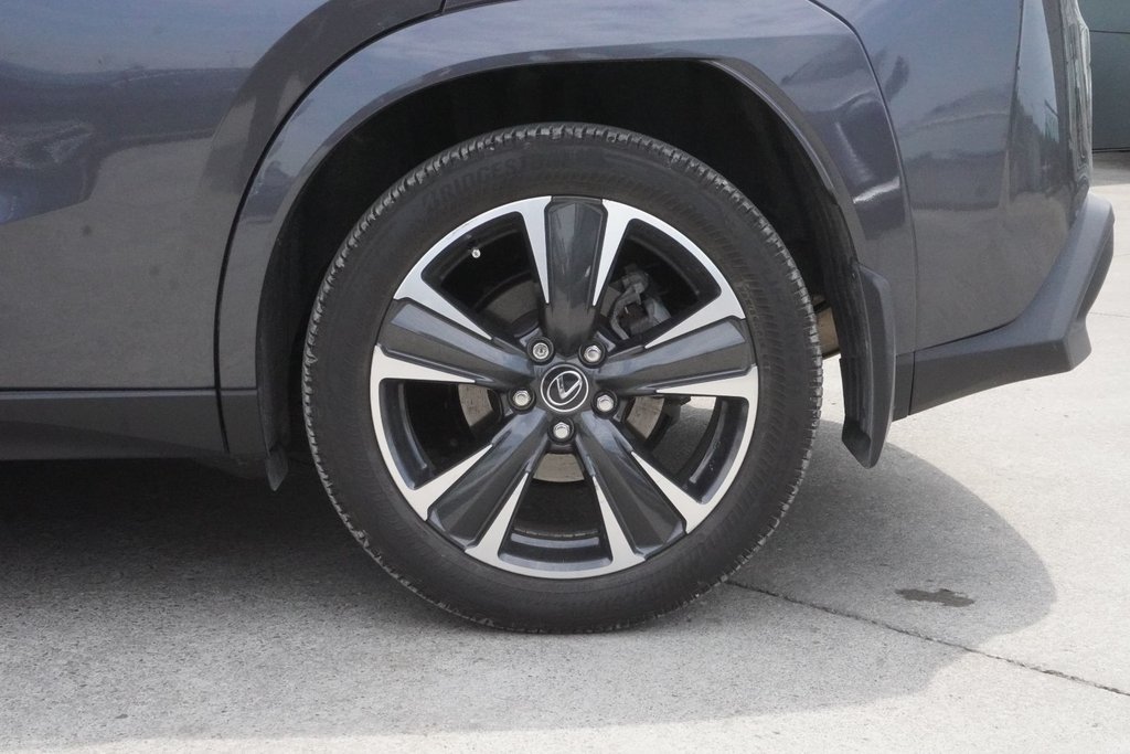 2025 Lexus UX 300h AWD PREMIUM|MOONROOF|CARPLAY|H/STEERING in Ajax, Ontario at Lexus of Lakeridge - 12 - w1024h768px