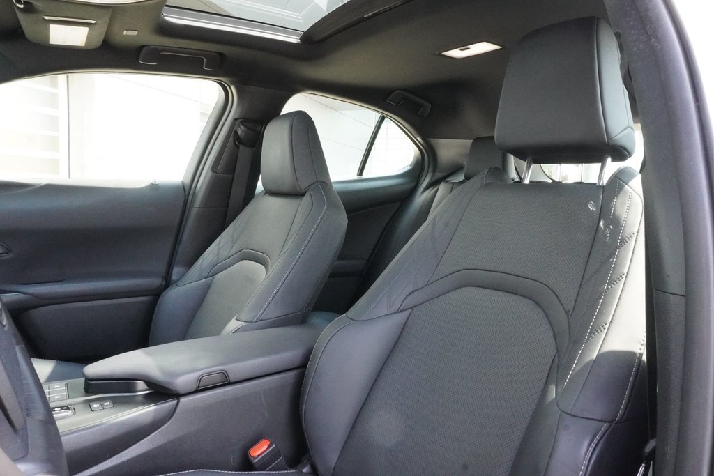 2025 Lexus UX 300h AWD PREMIUM|MOONROOF|CARPLAY|H/STEERING in Ajax, Ontario at Lexus of Lakeridge - 8 - w1024h768px
