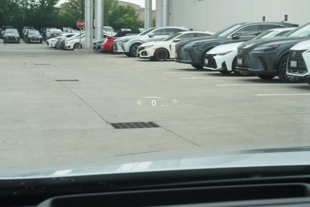 2026 Lexus UX 300h LUXURY|CARPLAY|MEMORY SEATS|BLINDSPOT|SUNROOF in Ajax, Ontario at Lexus of Lakeridge - 8 - w1024h768px