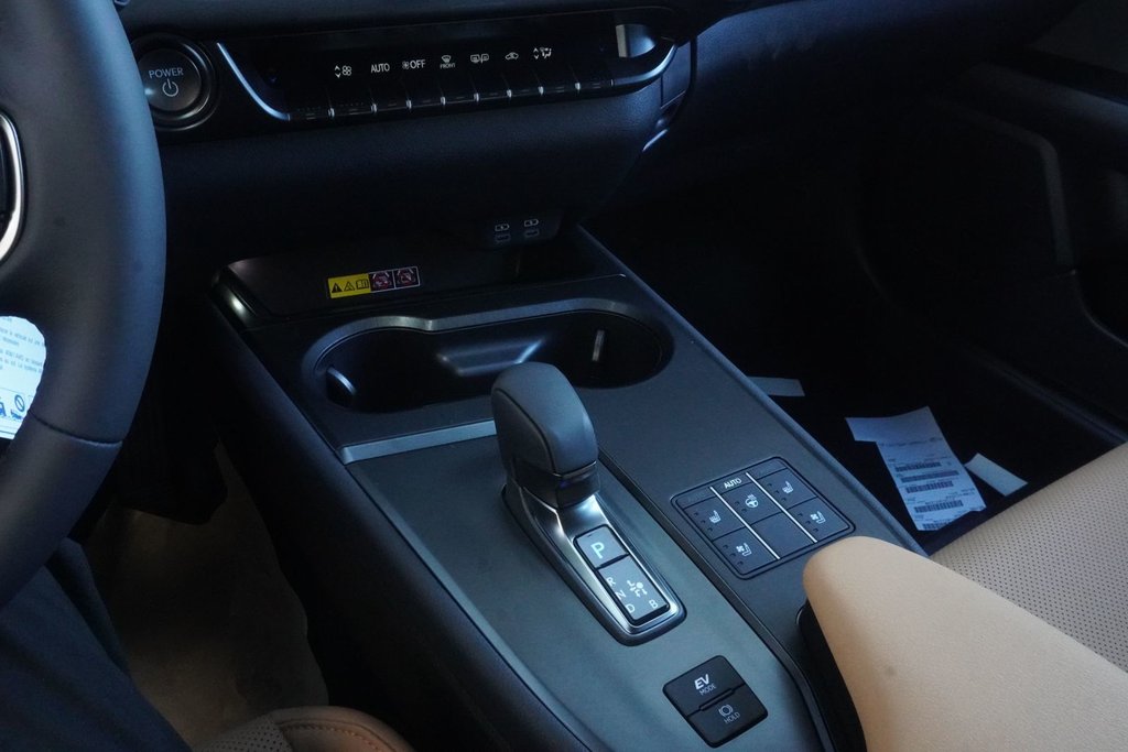 2026 Lexus UX 300h LUXURY|CARPLAY|MEMORY SEATS|BLINDSPOT|SUNROOF in Ajax, Ontario at Lexus of Lakeridge - 5 - w1024h768px