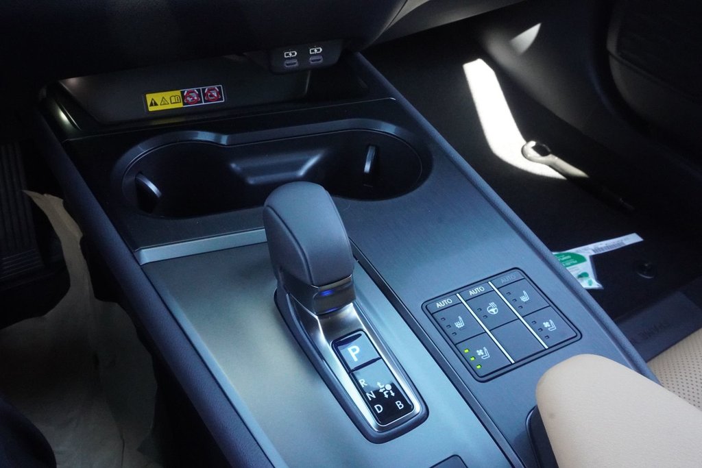 2026 Lexus UX 300h LUXURY|CARPLAY|MEMORY SEATS|BLINDSPOT|SUNROOF in Ajax, Ontario at Lexus of Lakeridge - 6 - w1024h768px