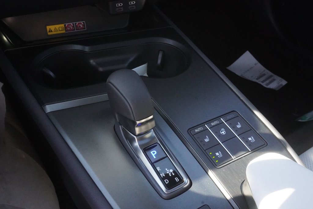 2026 Lexus UX 300h LUXURY|CARPLAY|MEMORY SEATS|BLINDSPOT|SUNROOF in Ajax, Ontario at Lexus of Lakeridge - 6 - w1024h768px