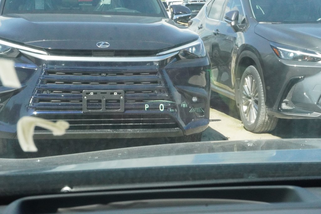 2026 Lexus UX 300h LUXURY|CARPLAY|MEMORY SEATS|BLINDSPOT|SUNROOF in Ajax, Ontario at Lexus of Lakeridge - 6 - w1024h768px