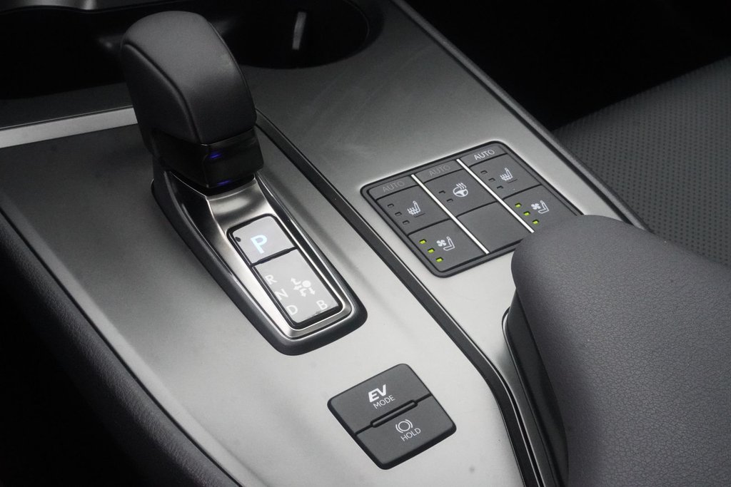 2026 Lexus UX 300h F SPORT DESIGN|MOONROOF|HEATED FRONT SEATS in Ajax, Ontario at Lexus of Lakeridge - 6 - w1024h768px