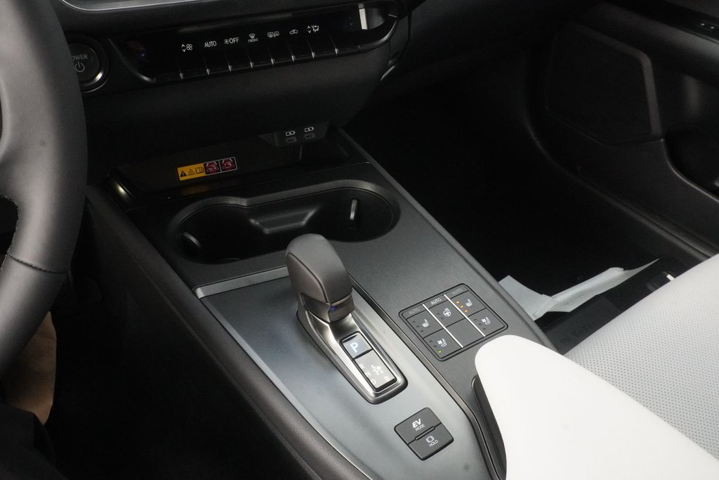 2026 Lexus UX 300h LUXURY|CARPLAY|MEMORY SEATS|BLINDSPOT|SUNROOF in Ajax, Ontario at Lexus of Lakeridge - 5 - w1024h768px