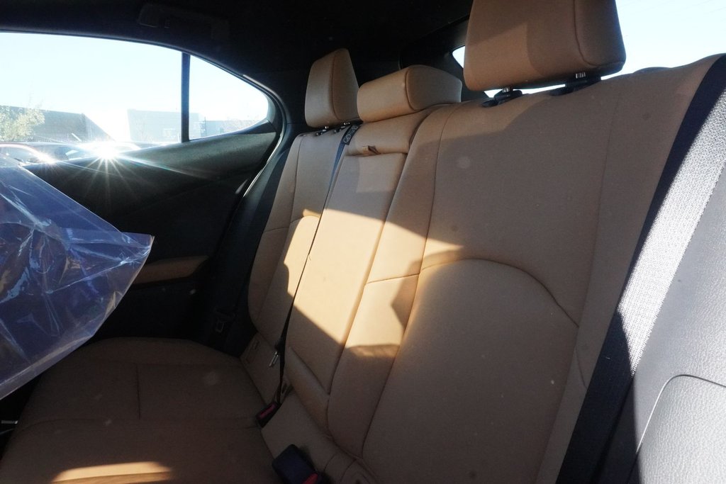 2026 Lexus UX 300h LUXURY|CARPLAY|MEMORY SEATS|BLINDSPOT|SUNROOF in Ajax, Ontario at Lexus of Lakeridge - 9 - w1024h768px