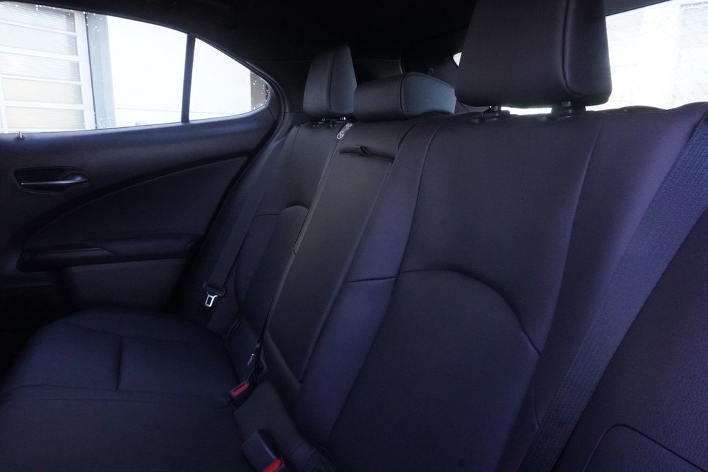 2026 Lexus UX 300h F SPORT DESIGN|MOONROOF|H/V FRONT SEATS in Ajax, Ontario at Lexus of Lakeridge - 9 - w1024h768px
