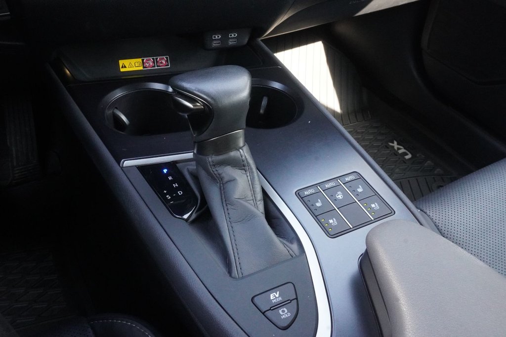 2023 Lexus UX 250h AWD LUXURY|CARPLAY|MOONROOF|H/V FRONT SEATS in Ajax, Ontario at Lexus of Lakeridge - 7 - w1024h768px