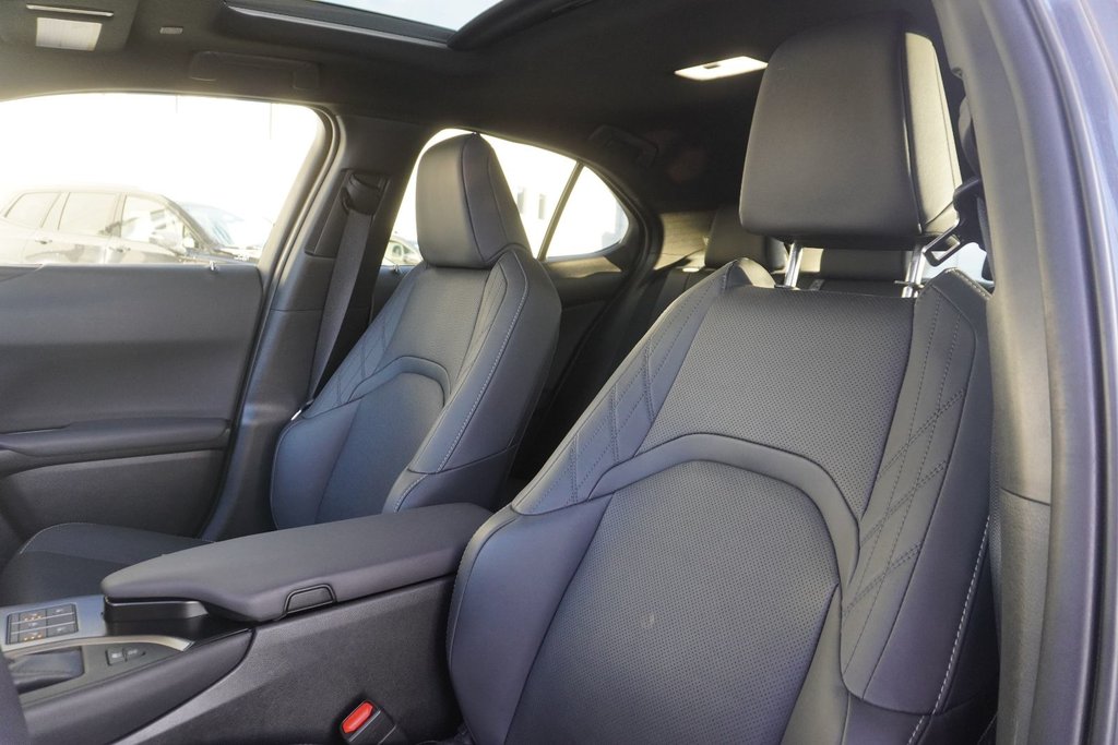 2024 Lexus UX 250h AWD LUXURY|WIRELESS|NAVI|MOONROOF|H/V FRONT SEATS in Ajax, Ontario at Lexus of Lakeridge - 13 - w1024h768px