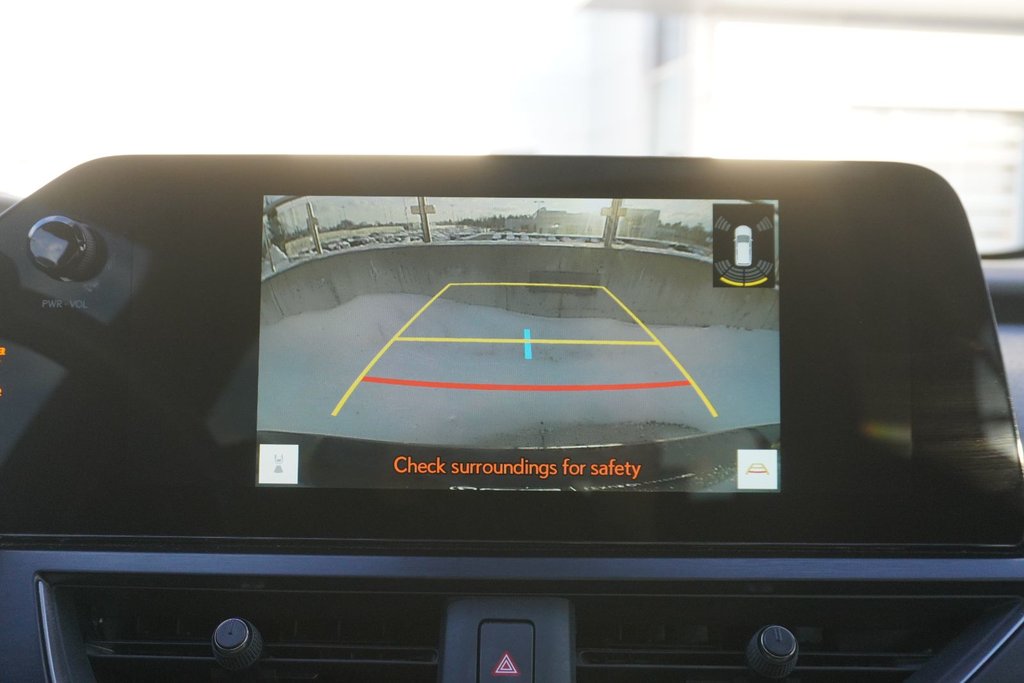 2024 Lexus UX 250h AWD LUXURY|WIRELESS|NAVI|MOONROOF|H/V FRONT SEATS in Ajax, Ontario at Lexus of Lakeridge - 5 - w1024h768px