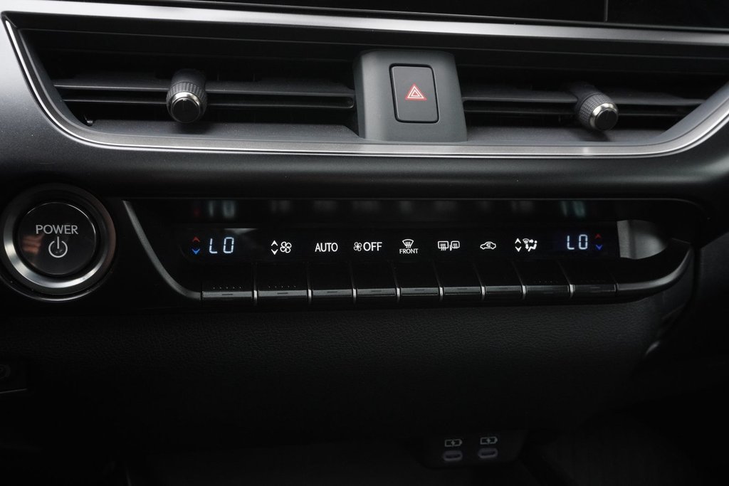 2024 Lexus UX 250h AWD FSPORT DESIGN|CARPLAY|MOONROOF|H/STEERING in Ajax, Ontario at Lexus of Lakeridge - 5 - w1024h768px